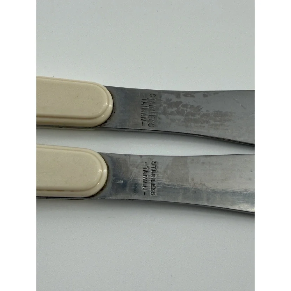 Pfaltzgraff Tea Rose Stainless Set of 2 Dinner Knives Vintage Flatware